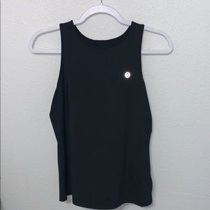 vineyard vines workout tank black